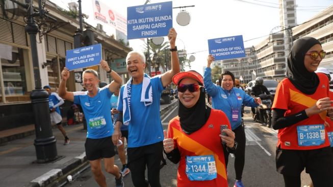 Keren! Taklukan Rute 42K, Siti Atikoh Ganjar Pranowo Ukir Rekor Individu Kelas Full Marathon