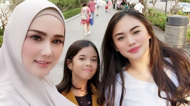 Potret Mulan Jameela Momong Anak (instagram/@mulanjameela1)