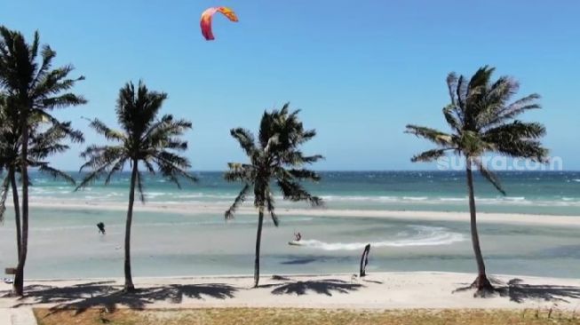 Lokasi Olahraga Kitesurfing Terbaik di Pantai Mallosoro Jeneponto Terancam Tutup