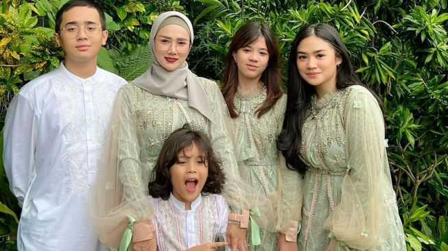 Potret Mulan Jameela Momong Anak (instagram/@mulanjameela1)