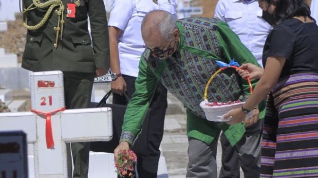 Presiden Timor Leste Ziarah ke Taman Makam Pahlawan di Kupang, Doakan Mantan Gubernur Timor Timur