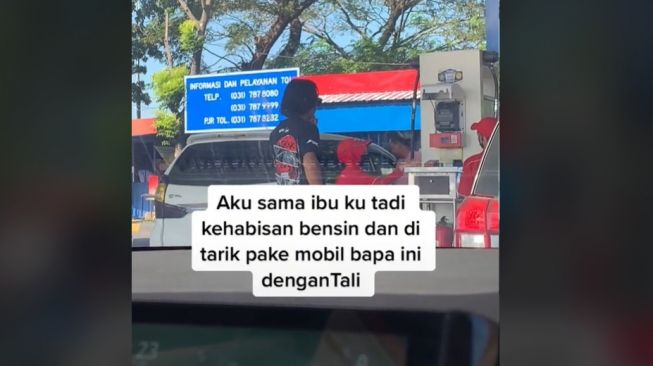 Curhat Pemobil Dapat Bantuan Tak Terduga saat Kehabisan Bensin, Diantar Sampai ke SPBU Plus Ditraktir Bahan Bakar