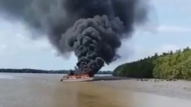 Perahu Motor Cepat Rute Tarakan-KTT Terbakar, Penumpang Selamat