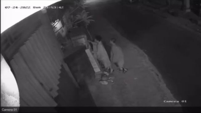 Viral Aksi Pencurian Daksina di Ungasan Terekam CCTV, Pelaku Mengenakan Kain yang Dililit