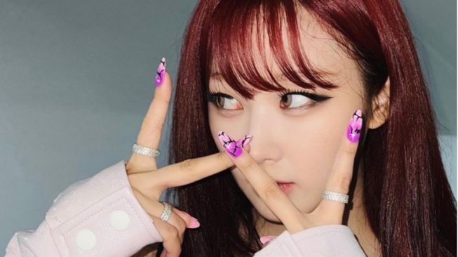 Populerkan Nail Art Unik, Giselle aespa Jadi Trendsetter