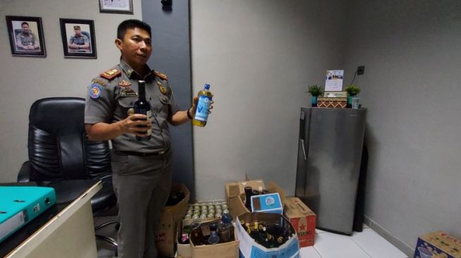 Duh, Penjual Sembako di Samarinda Kembali Diamankan Satpol PP Lantaran Jual Miras