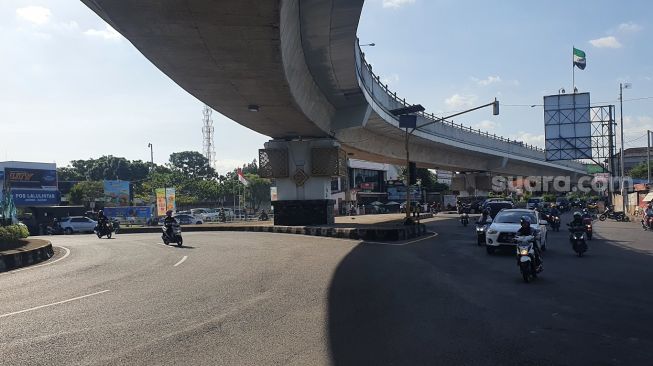 Situasi Flyover Jombor, Kapanewon Mlati, Kabupaten Sleman Senin (25/7/2022). [Hiskia Andika Weadcaksana / Suarajogja.id]