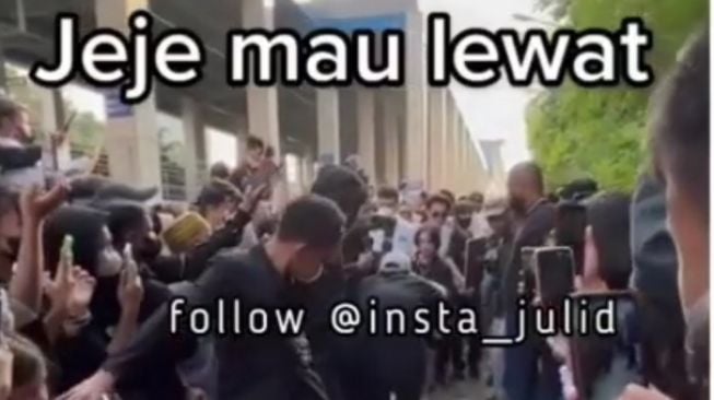 Potret Jeje Slebew Ngamuk di Citayam Fashion Week (instagram/@insta_julid)