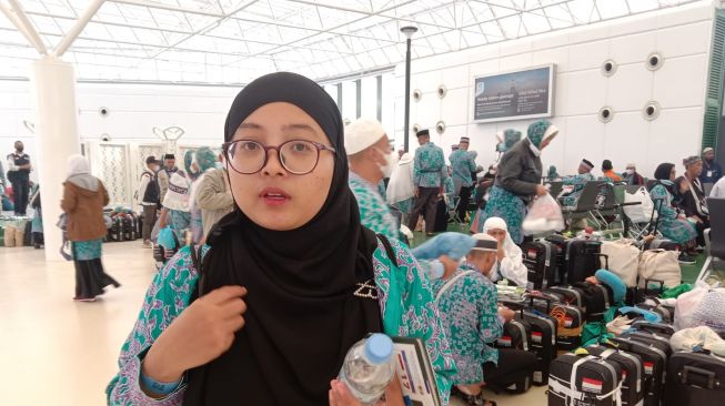 Gadis Usia 25 Tahun Jadi Pemimpin KBIHU: Kali Pertama Berhaji, Bawa Puluhan Jemaah