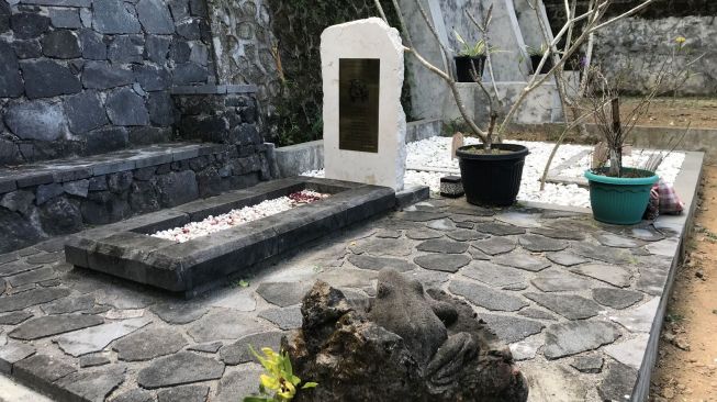 Makam Seniman Herry Wibowo. [Wahyu Turi Krisanti / SuaraJogja.id]