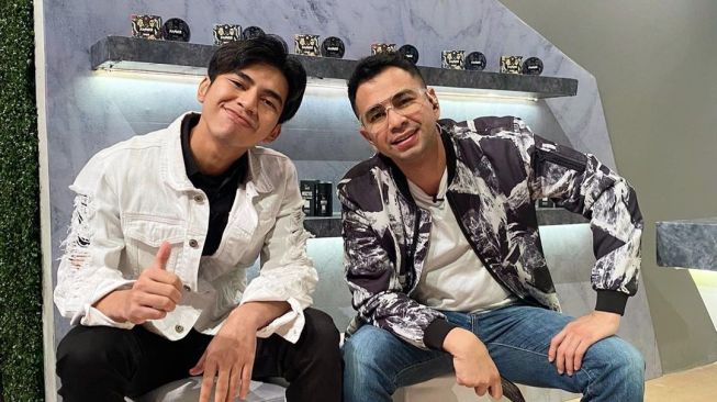  Artis Punya Kembaran Tak Sedarah (Instagram/@dimas_baam)