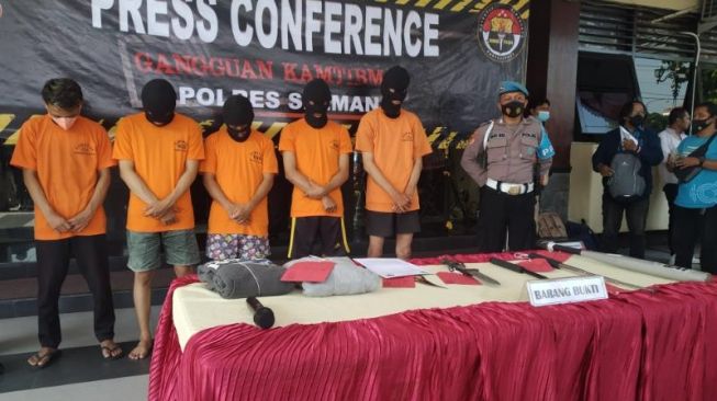 Polres Sleman Amankan Lima Pemuda yang Terlibat Kericuhan Antarsuporter Bola di Jogja