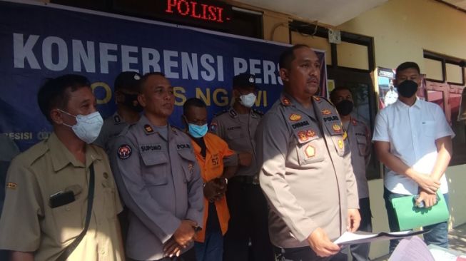 Dukun Ngawi Cabuli 35 Perempuan di Kamar Mandi