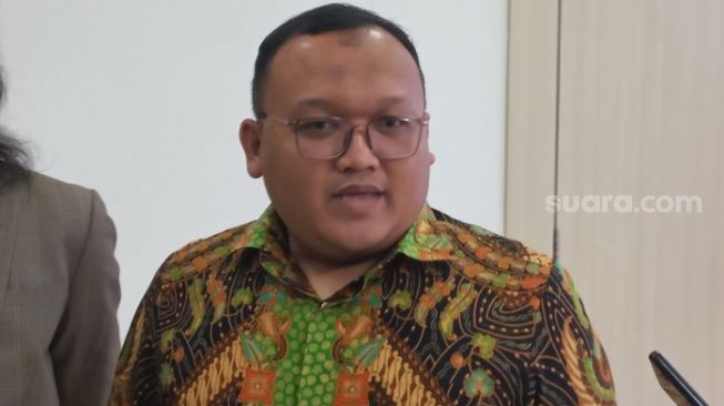 Juru Bicara PKS M Kholid saat ditemui wartawan di kantor DPP PKS, Jaksel. (Suara.com/Bagaskara)