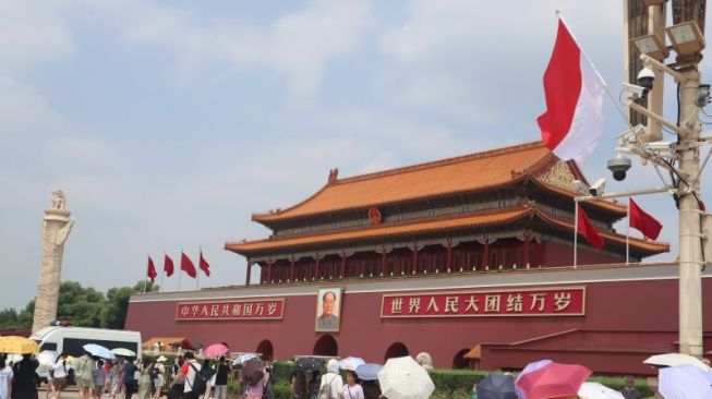 Jokowi Tengah Berada di Beijing, Bendera Merah Putih Berkibar di Istana Kota Terlarang