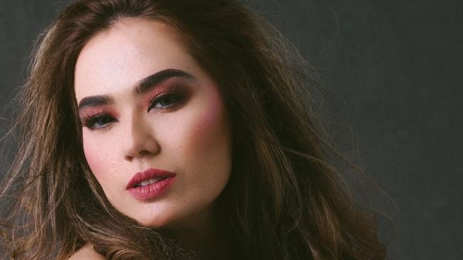 Profil Catherine Wilson, Model yang Bakal Menikah Setelah 9 Tahun Berstatus Janda