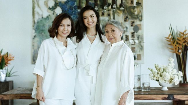 Potret Raline Shah Bersama Sang Nenek (Instagram/@ralineshah)