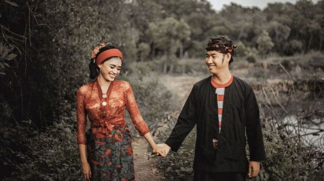 Potret Prewedding Komika (Instagram/miekeshr)