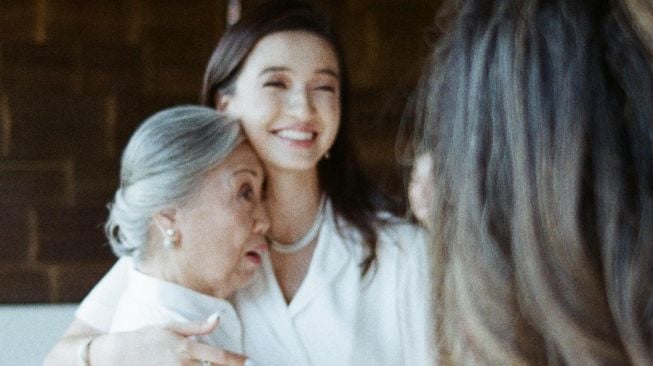 Potret Raline Shah Bersama Sang Nenek (Instagram/@ralineshah)