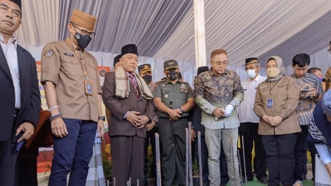Menparekraf RI Meletakkan Batu Pertama Pembangunan STEBIA