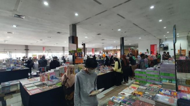 Pembukaan bazar Buku Internasional Big Bad Wolf (BBW) Books Yogyakarta di Terminal B Bandara Adisutjipto, Kamis (28/7/2022). [Hiskia Andika Weadcaksana / SuaraJogja.id]