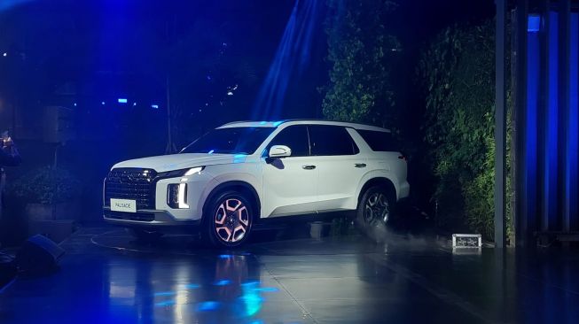 Harga Hyundai Palisade terbaru, yang diluncurkan di Indonesia Kamis (28/7/2022), mulai Rp 842 juta. [suara.com/Jeghesta Prastya]