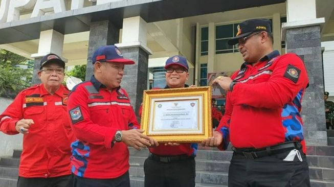 Bangga, Kubu Raya Jadi Kabupaten Pertama di Indonesia yang Membentuk Relawan Pemadam Kebakaran