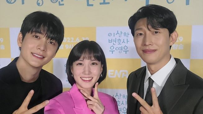 Potret Kang Ki Young di Extraordinary Attorney Woo (Instagram/@channel.ena)