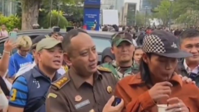 Orang Kejaksaan Agung Minta Bonge Tidak Aji Mumpung di Citayam Fashion Week, Publik: Mohon Maaf Nih Pak, Gak Kebalik?