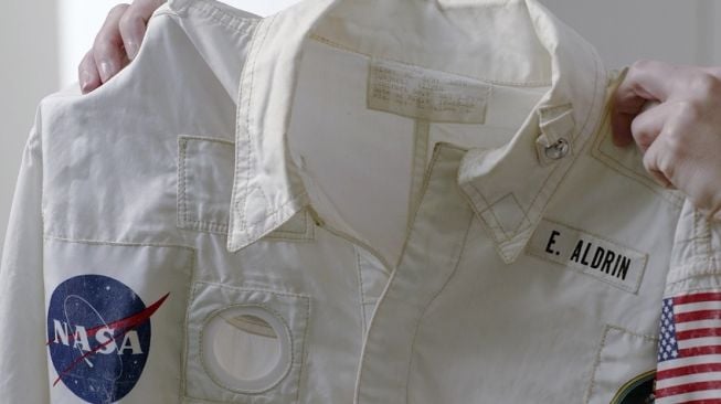 Jaket astronaut Buzz Aldrin dalam misi Apollo 11 dilelang. [Collectspace.com] 