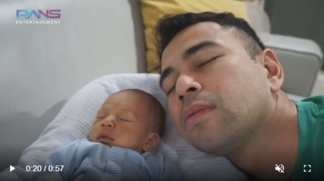 Viral Chat "Umi Raffi" ke Raffi Ahmad Mendadak Terekspos Saat Live TV, Netizen Miris: Deg-degan Enggak tuh