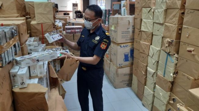 Penindakan Rokok Ilegal oleh Bea Cukai Kediri Tahun Ini Meningkat 4 Kali Li