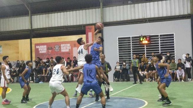 10 Tim Berkompetisi di Borneo Basketball Antar Pelajar Se Kalsel