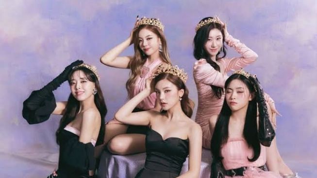 ITZY Melambung Tinggi di Chart Billboard dengan Mini Album CHECKMATE