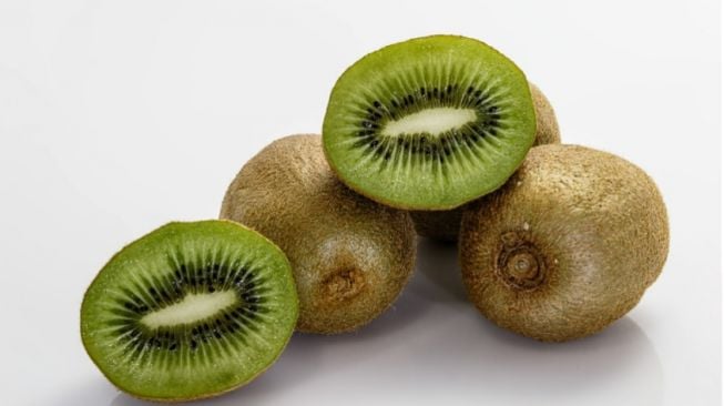 5 Manfaat Mengonsumsi Buah Kiwi bagi Kesehatan Tubuh