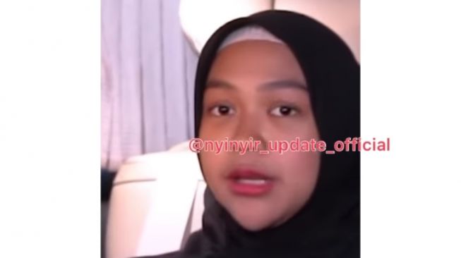 Ria Ricis ceritakan pengalaman menyusui pertama kali (Instagram/@rumpi_gosip)