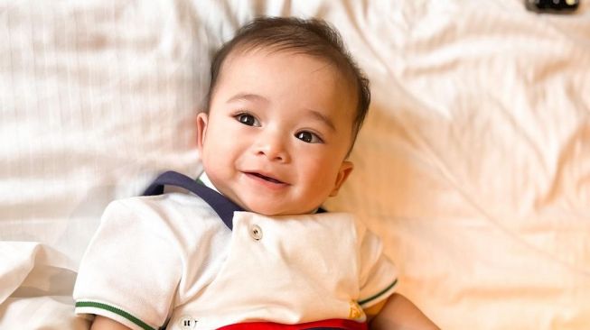 Potret Baby Adzam di Akun Instagramnya (instagram/@adzam_adriansyah)