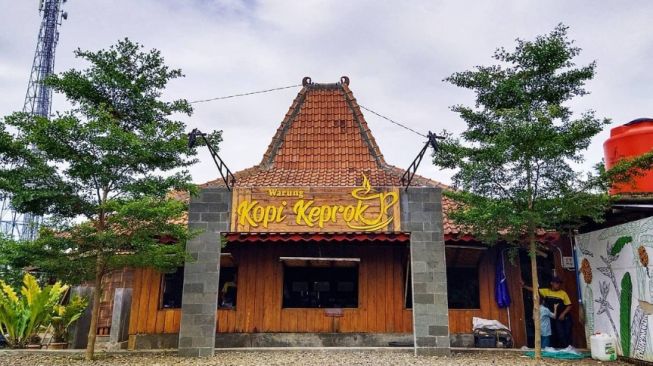 Warung Kopi Keprok, Menyajikan Makanan Khas Rumahan Jawa