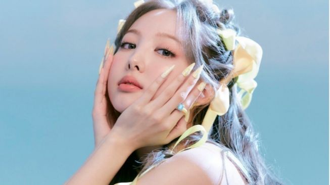 Miliki Lirik yang Manis, 'LOVE COUNTDOWN' Nayeon Wajib Masuk Playlist Kamu!