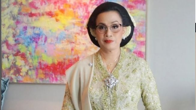 Menkeu Sri Mulyani Mantu, Kenakan Kebaya Elegan Rancangan Didiet Maulana