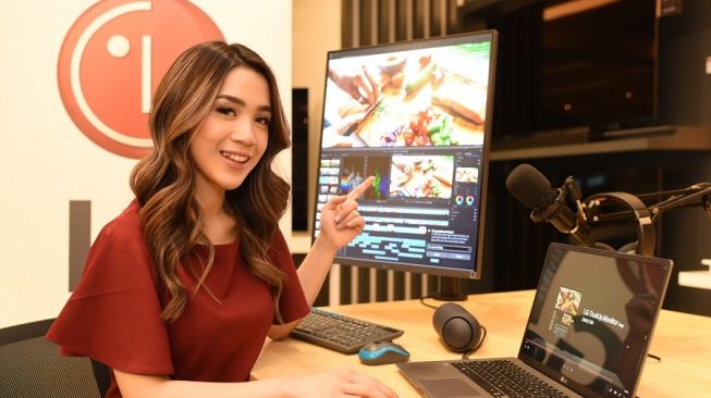 LG DualUp Monitor Jadi Alternatif Pekerja Kreatif Digital