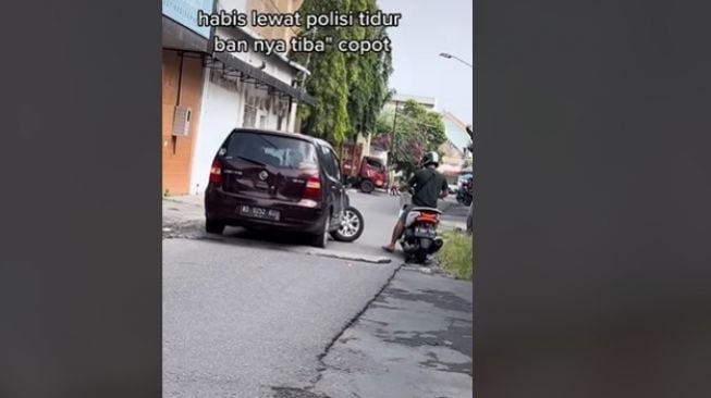 Bahaya Lewati Polisi Tidur dengan Kecepatan Penuh, Pemilik Mobil Malah Ketiban Apes