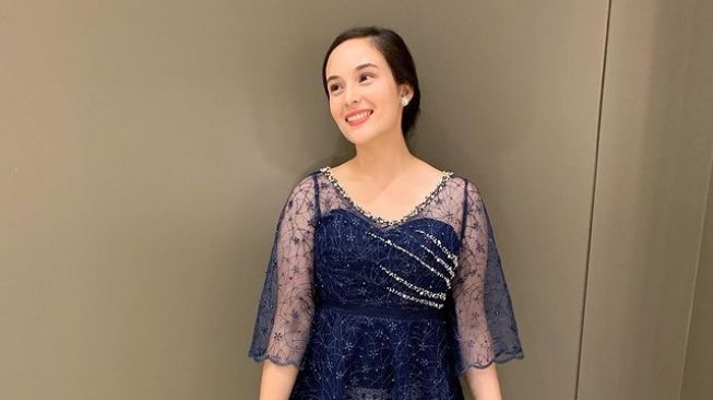 Artis yang Gemar Pakai Kebaya (Instagram/chelseaislan)