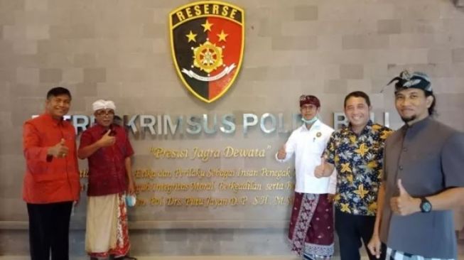 Lanjutkan Laporan Ida Pengelingsir Agung Putra Sukahet, Ketua PHDI Diperiksa di Polda Bali