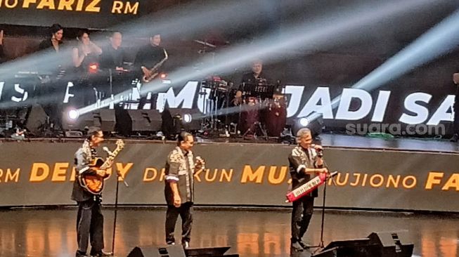 Fariz RM, Deddy Dhukun dan Mus Mujiono di konser 'Semua Jadi Satu' di Balai Sarbini, Jakarta pada Jumat (29/7/2022) [Suara.com/Rena Pangesti]