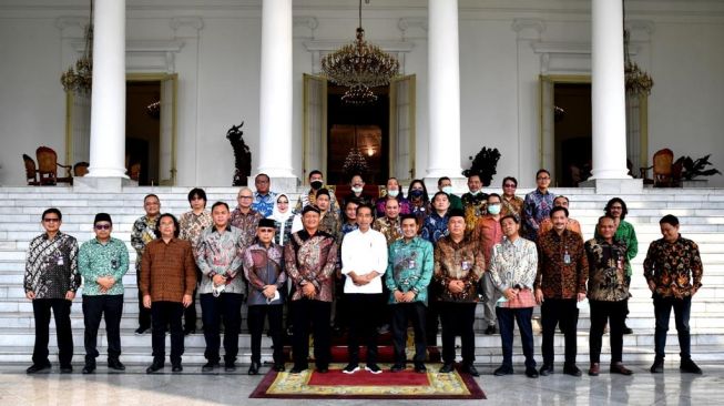 Gerakan Relawan Jokowi Dicurigai Punya Agenda Dukung Presiden Tiga Periode? Politikus PDIP: Konstitusi Membatasi!