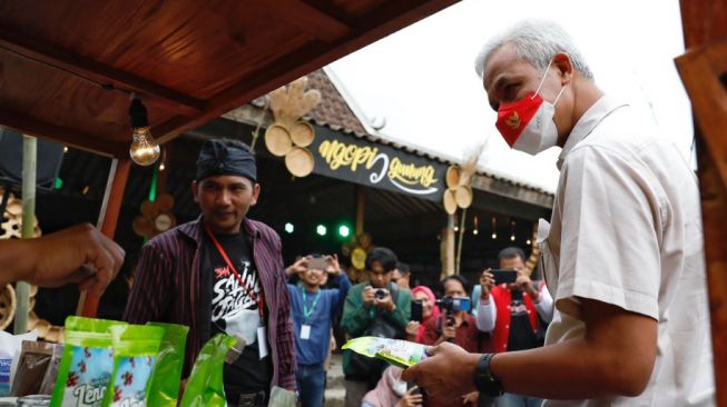 Bertemu Masyarakat Lereng Merapi, Ganjar Bahas Potensi Kopi Dan Desa Wisata