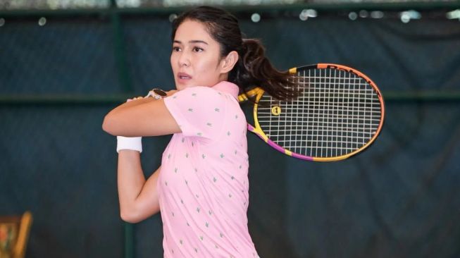 Lagi Jadi Tren, Ini Potret 7 Artis Saat Main Tenis yang Kece Abis