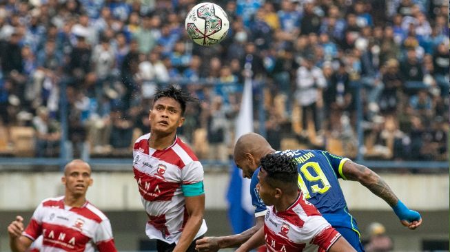 Madura United Permalukan Persib di Stadion Gelora Bandung Lautan Api