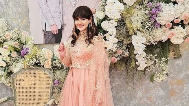 Potret Artis Hadiri Resepsi Mutiara Baswedan (instagram/@itadyahpurnamasari)